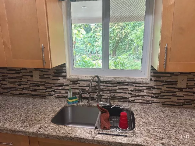 Продажа дома по адресу 1631 NE 157th Terrace - фото 9357593