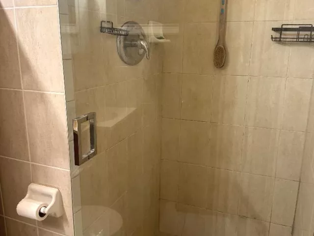 Продажа дома по адресу 1631 NE 157th Terrace - фото 9357597