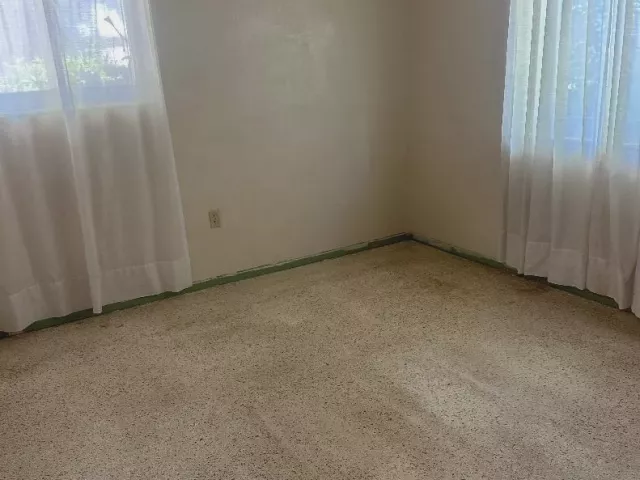 Продажа дома по адресу 1631 NE 157th Terrace - фото 9357609