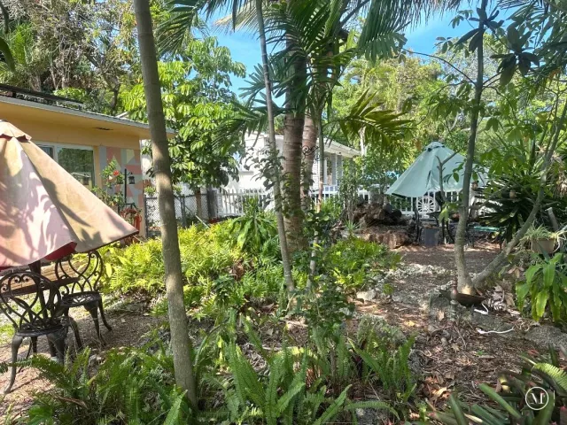 Продажа дома по адресу 1631 NE 157th Terrace - фото 9357580