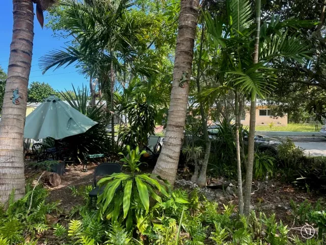 Продажа дома по адресу 1631 NE 157th Terrace - фото 9357581