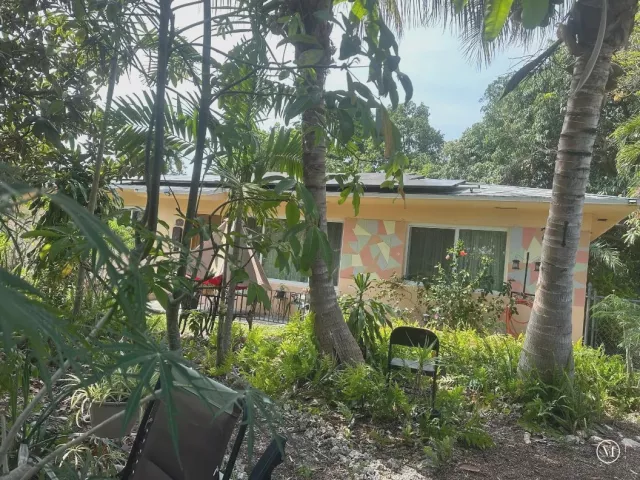 Продажа дома по адресу 1631 NE 157th Terrace - фото 9357583