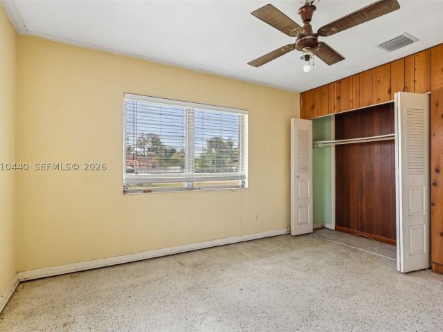 Продажа дома по адресу 921 NE 159th St - фото 8307391