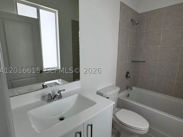 Продажа дома по адресу 663 SE 13th St Cir - фото 8914119