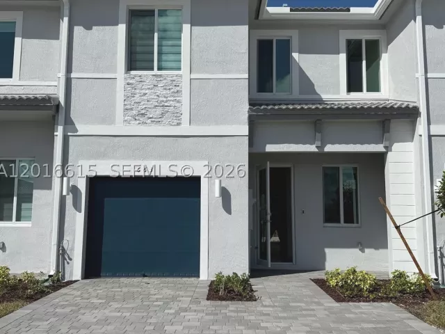 Продажа дома по адресу 663 SE 13th St Cir - фото 8914094