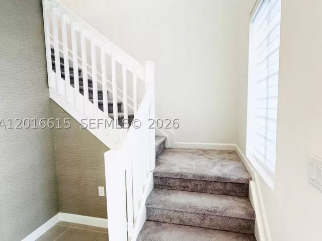 Продажа дома по адресу 663 SE 13th St Cir - фото 8914105