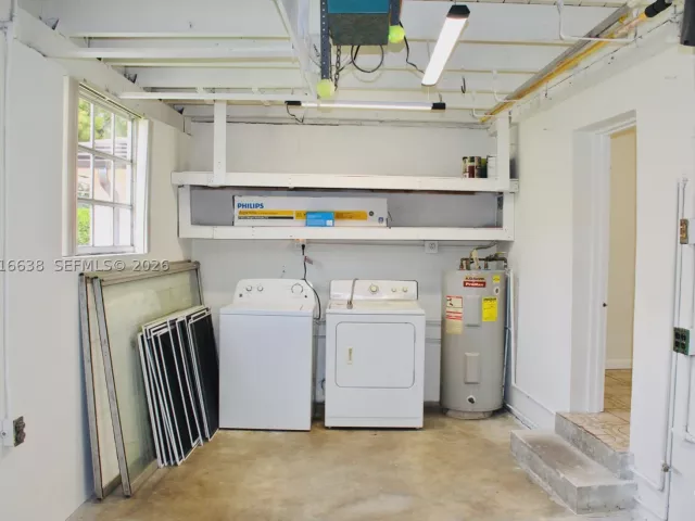 Продажа дома по адресу 4870 SW 6th St - фото 8918347