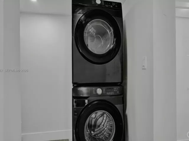 Продажа дома по адресу 1800 N Victoria Park Rd - фото 7657198