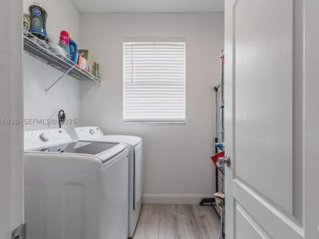 Продажа дома по адресу 1733 SW 151st Pl - фото 9129137
