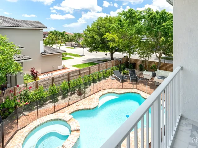 Продажа дома по адресу 1733 SW 151st Pl - фото 9129146