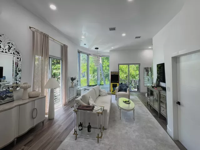 Продажа дома по адресу 361 Jefferson Avenue 1 - фото 9232951