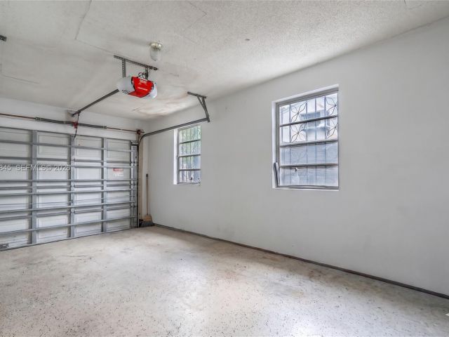 Продажа дома по адресу 1712 SW 13th St - фото 7657739