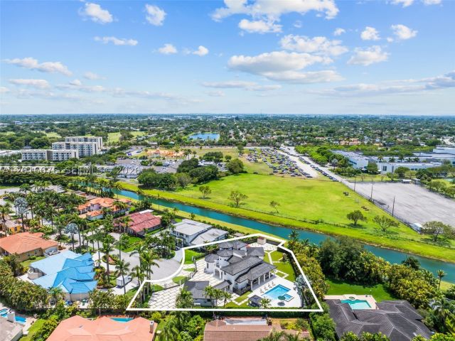 Продажа дома по адресу 9881 SW 148th Ter - фото 9464732
