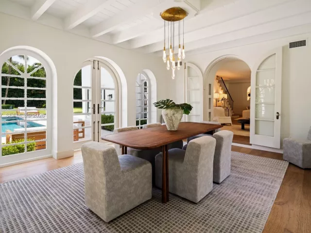 Продажа дома по адресу 1228 Alhambra Cir - фото 7674728
