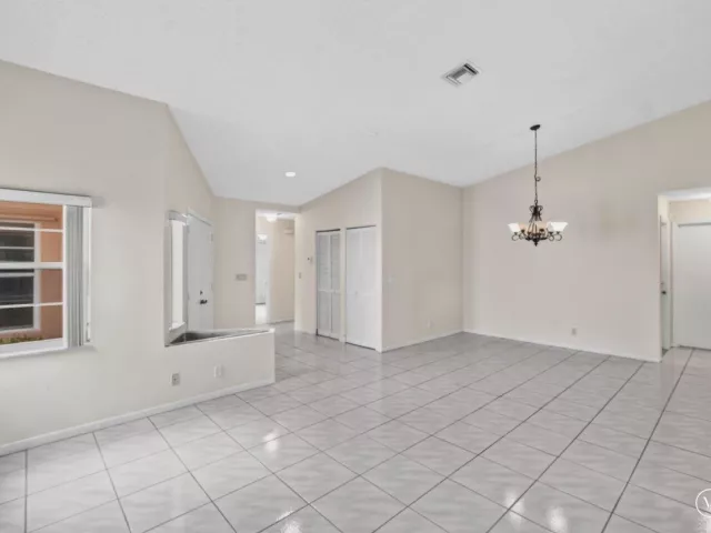 Продажа дома по адресу 10001 Country Brook Road - фото 9384275
