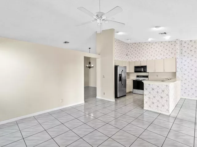 Продажа дома по адресу 10001 Country Brook Road - фото 9384278