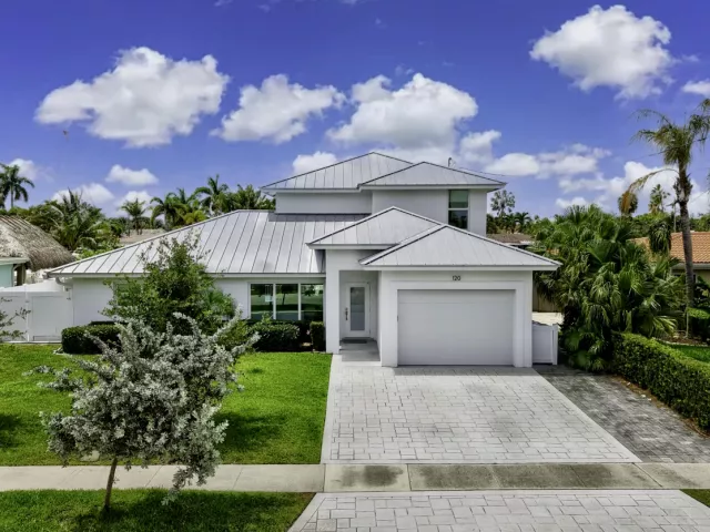 Продажа дома по адресу 120 SE 12th Court - фото 8930312