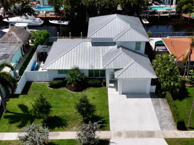 Продажа дома по адресу 120 SE 12th Court - фото 8930301
