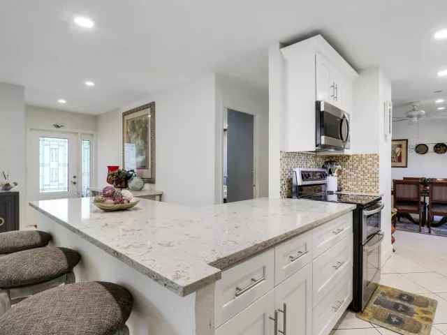 Продажа дома по адресу 3336 Ave Villandry - фото 8883537