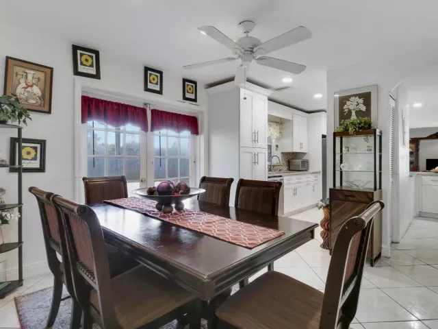 Продажа дома по адресу 3336 Ave Villandry - фото 8883542