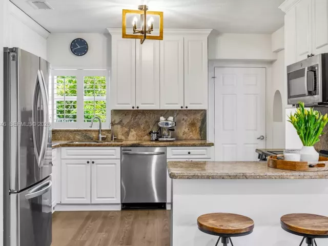 Продажа дома по адресу 7000 SW 59th ST - фото 7677414