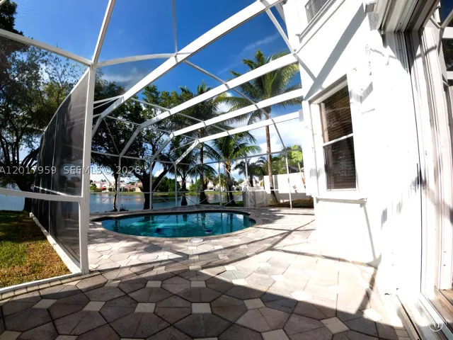 Продажа дома по адресу 15341 NW 4 ST - фото 8897188