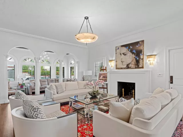 Продажа дома по адресу 112 Roosevelt Place - фото 9041527