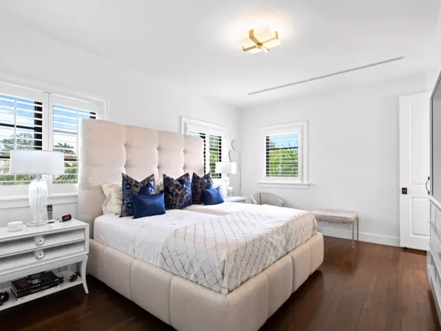 Продажа дома по адресу 112 Roosevelt Place - фото 9041575