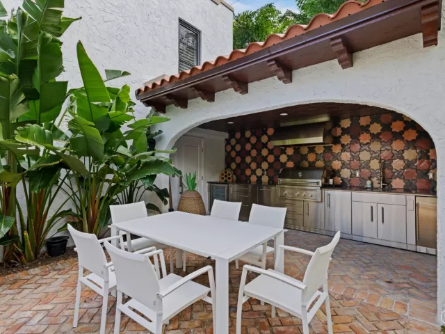 Продажа дома по адресу 112 Roosevelt Place - фото 9041617