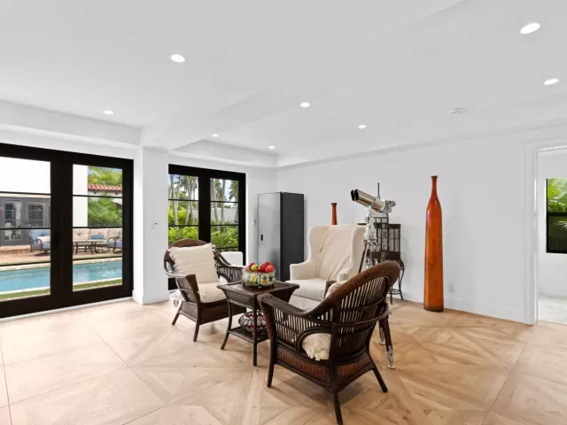 Продажа дома по адресу 112 Roosevelt Place - фото 9041623