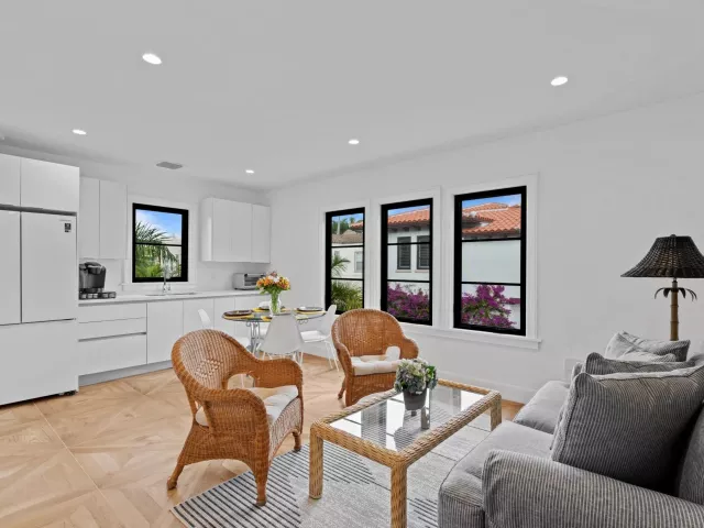 Продажа дома по адресу 112 Roosevelt Place - фото 9041675