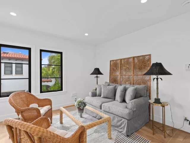 Продажа дома по адресу 112 Roosevelt Place - фото 9041678
