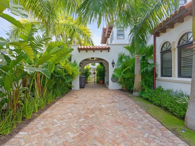 Продажа дома по адресу 112 Roosevelt Place - фото 9041515