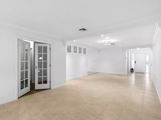 Продажа дома по адресу 201 Del Rio Boulevard - фото 9039230