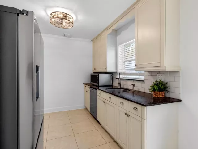 Продажа дома по адресу 201 Del Rio Boulevard - фото 9039239