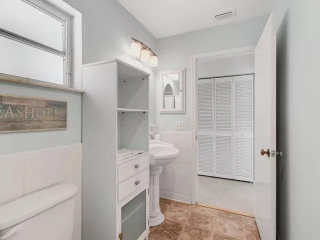 Продажа дома по адресу 201 Del Rio Boulevard - фото 9039247