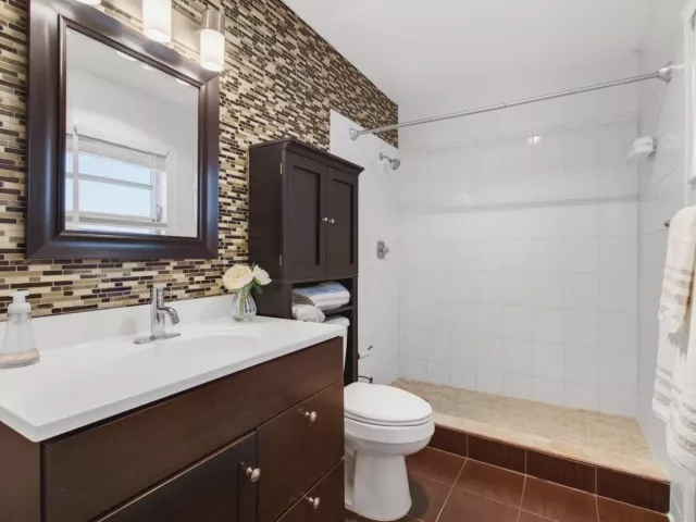 Продажа дома по адресу 201 Del Rio Boulevard - фото 9039256