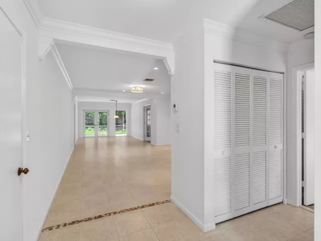 Продажа дома по адресу 201 Del Rio Boulevard - фото 9039263
