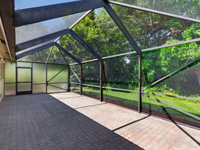 Продажа дома по адресу 201 Del Rio Boulevard - фото 9039268