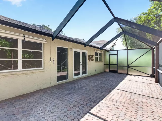 Продажа дома по адресу 201 Del Rio Boulevard - фото 9039269