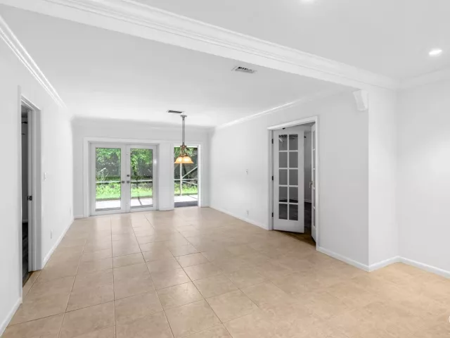 Продажа дома по адресу 201 Del Rio Boulevard - фото 9039225