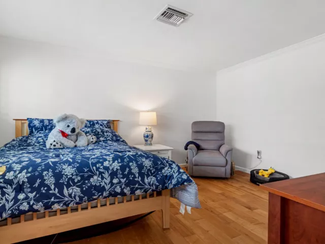 Продажа дома по адресу 2110 NE 55th Street - фото 8912786