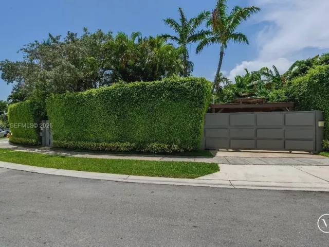 Продажа дома по адресу 830 E Dilido Dr - фото 7667075