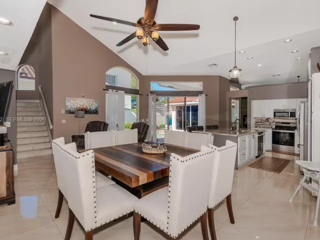 Продажа дома по адресу 1220 W Bel Aire Dr W - фото 7668139