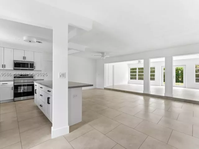 Продажа дома по адресу 14731 NE 8th Ct - фото 8924739