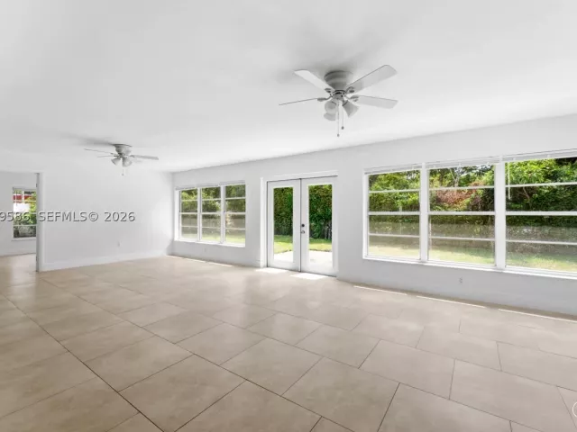 Продажа дома по адресу 14731 NE 8th Ct - фото 8924742
