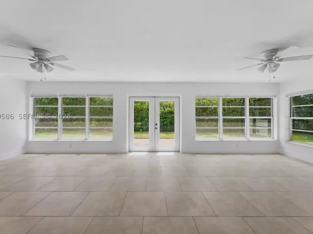 Продажа дома по адресу 14731 NE 8th Ct - фото 8924743