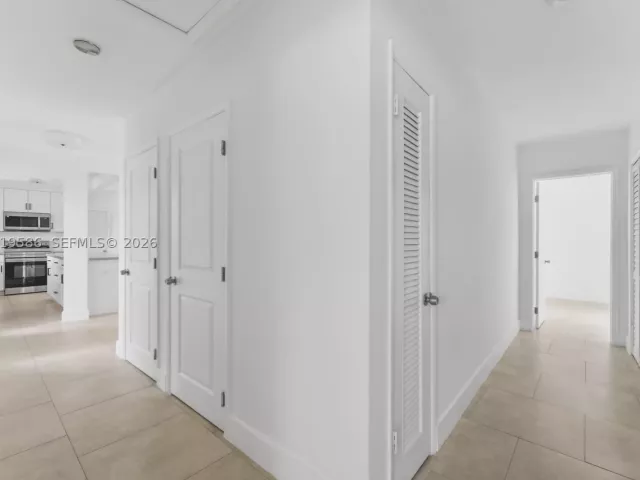 Продажа дома по адресу 14731 NE 8th Ct - фото 8924744
