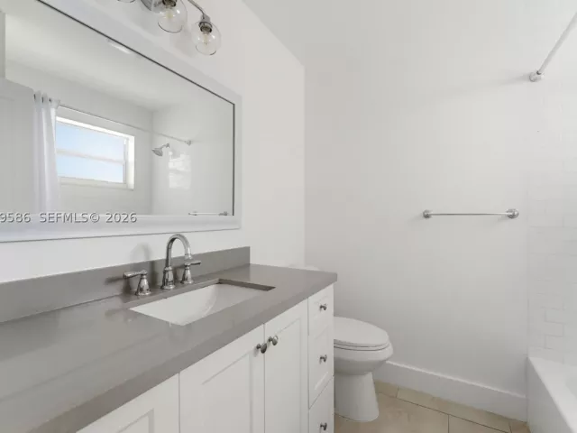 Продажа дома по адресу 14731 NE 8th Ct - фото 8924747