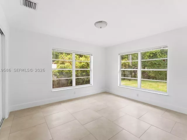 Продажа дома по адресу 14731 NE 8th Ct - фото 8924748